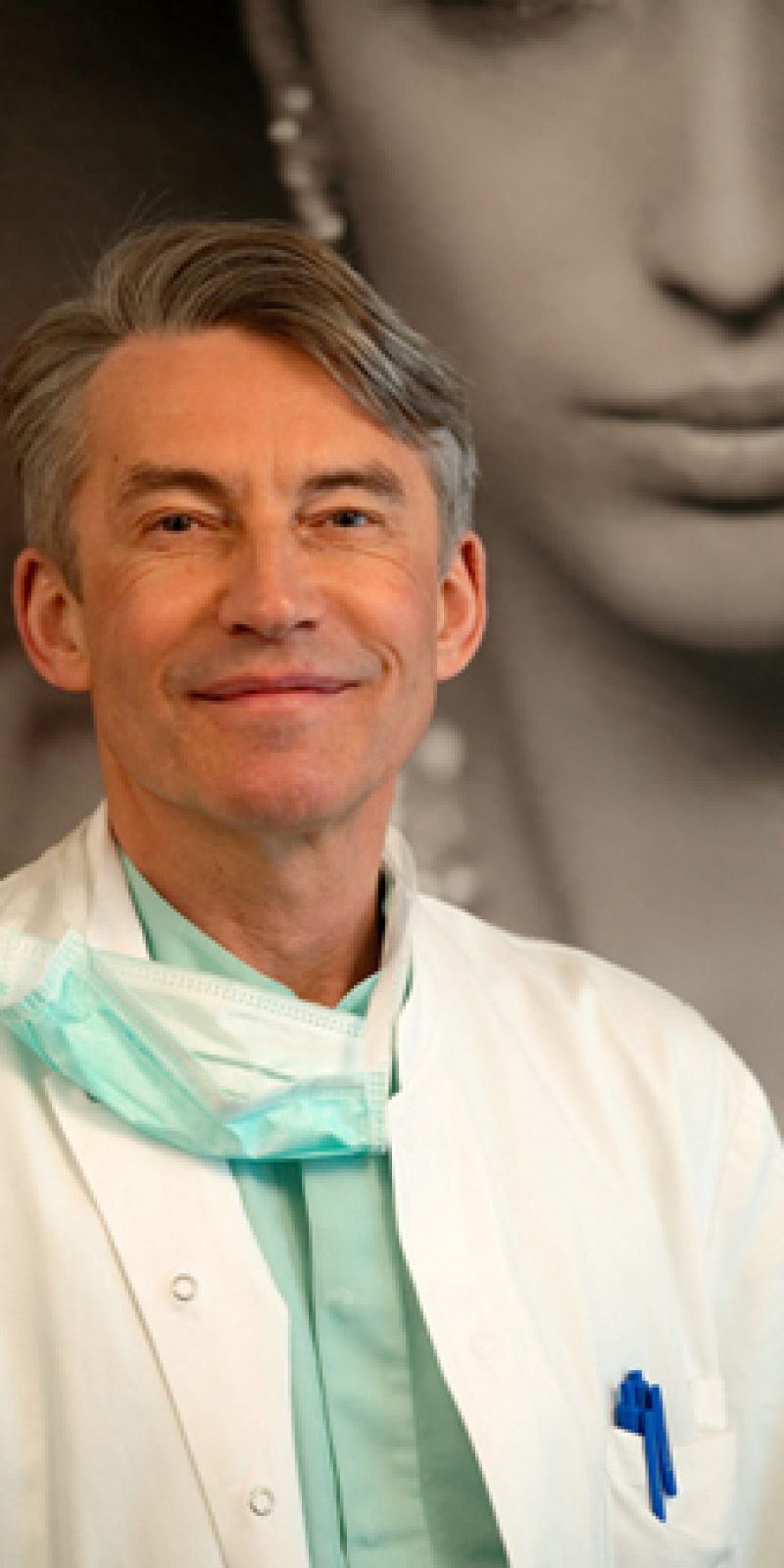 Docteur Louis-Philippe Dombard est Specialiste chirurgien plasticien